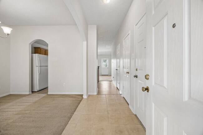 Building Photo - 8022 Indian Desert Dr