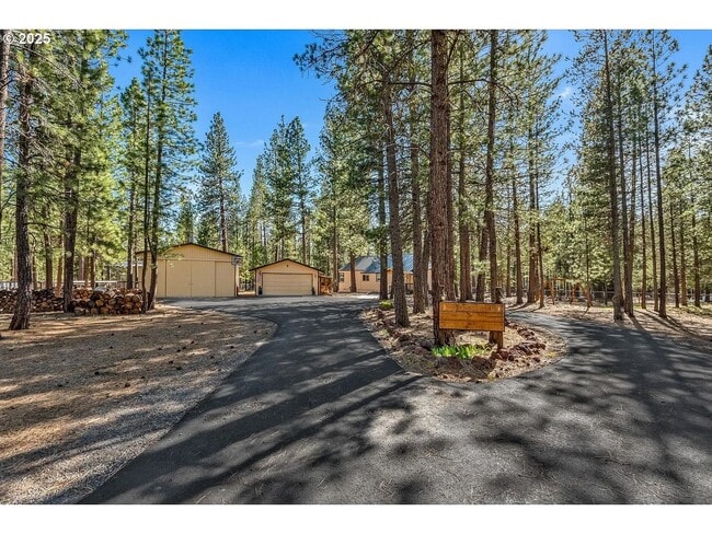 Building Photo - Charming Historic 2 Bed Home + Bonus Room ...
