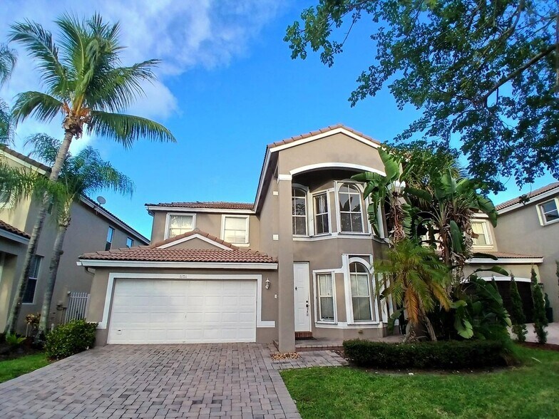 Building Photo - 1171 W Magnolia Cir