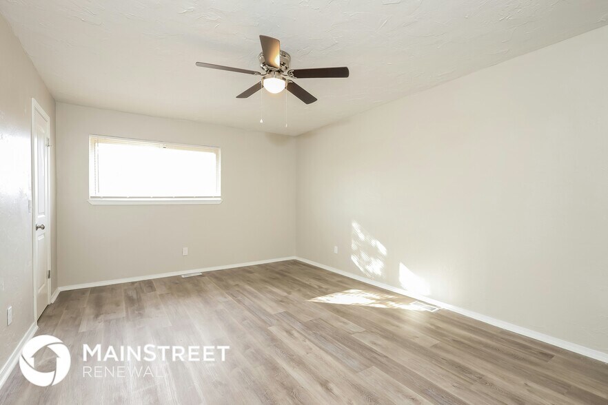 Building Photo - 2101 Westridge Dr