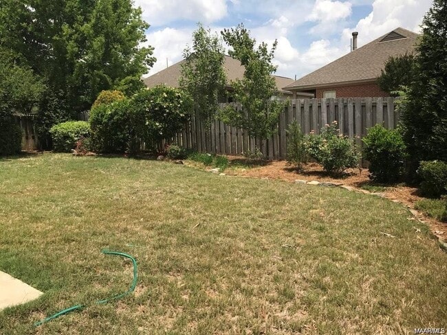 Building Photo - 730 Kingsley Dr