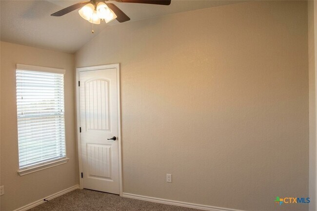 Building Photo - 2509 Meadow Lark Dr