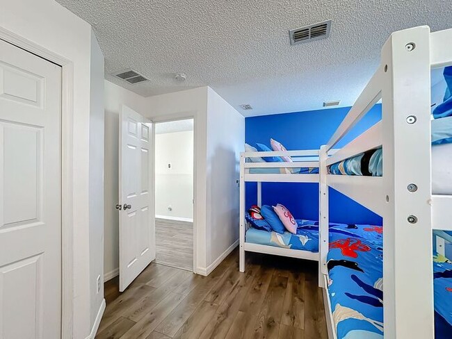 Building Photo - STUNNING Emerald Island Resort 5 bedroom 4.5 bath Luxury Home FULLY FURNISHED! 3 miles from Disney!