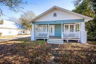 Building Photo - Cute 2 bedroom 1 bath Cottage in Pascagoula