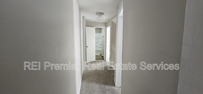 Building Photo - 933 N Dearborn St