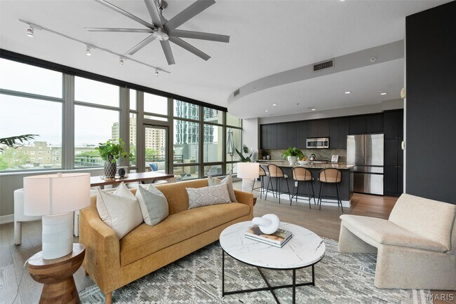 Building Photo - 4909 Laclede Ave