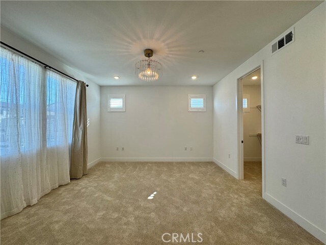 Building Photo - 450 Lobata