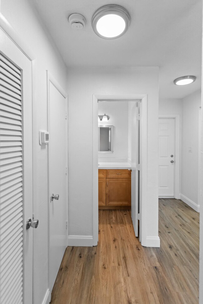 Building Photo - 493 NW 43rd St