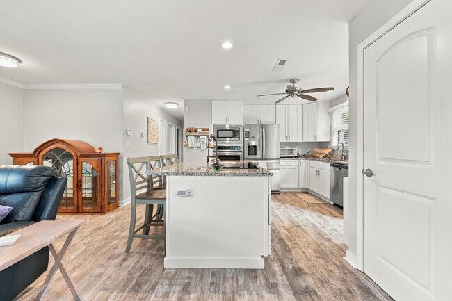 Building Photo - 620 Mallard Lake Dr
