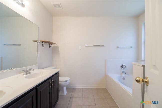 Building Photo - 5611 Bertha Dr