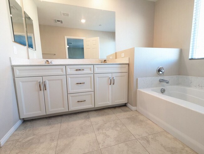 Building Photo - 3518 Montepulciano Ln