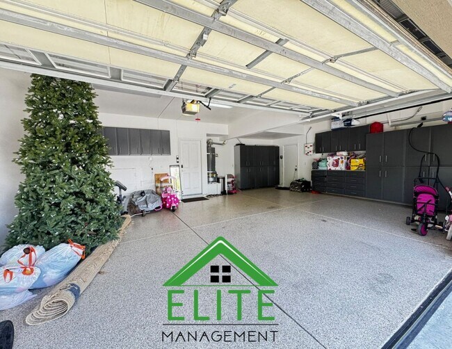 Building Photo - Scenic View Balcony and Beautiful 4-Bedroo...