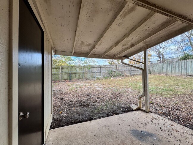 Building Photo - 8414 Cambridge Rd