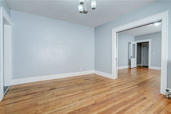 Building Photo - 590 Garson Ave