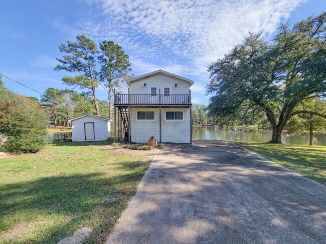 Building Photo - Escape to your updated 3-bed, 2-bath oasis in Goodrich, TX, featuring modern finishes, an open la...