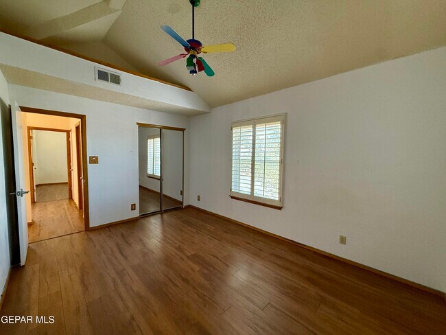 Building Photo - 1301 Tierra Roja St