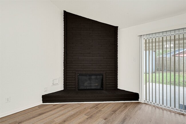 Building Photo - 10206 Sagebluff Dr