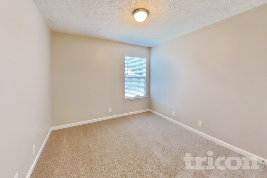 Building Photo - 1258 Tiree Dr