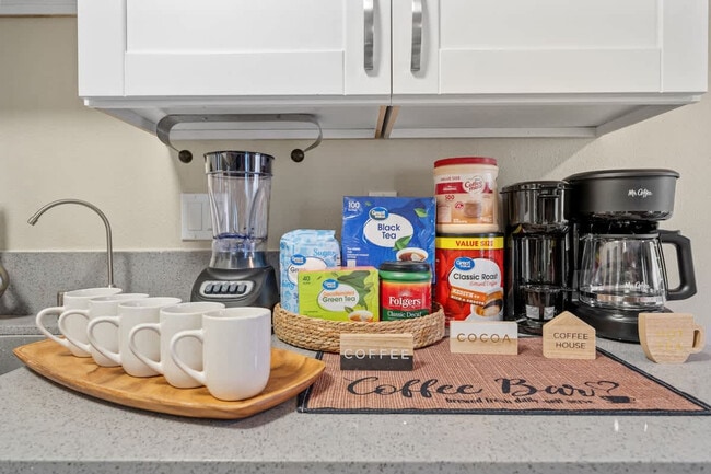 Building Photo - 9504 Carroll Canyon Rd