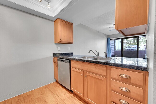 Building Photo - $1,350.00, 1-bedroom, 1-bathroom Lower Lev...