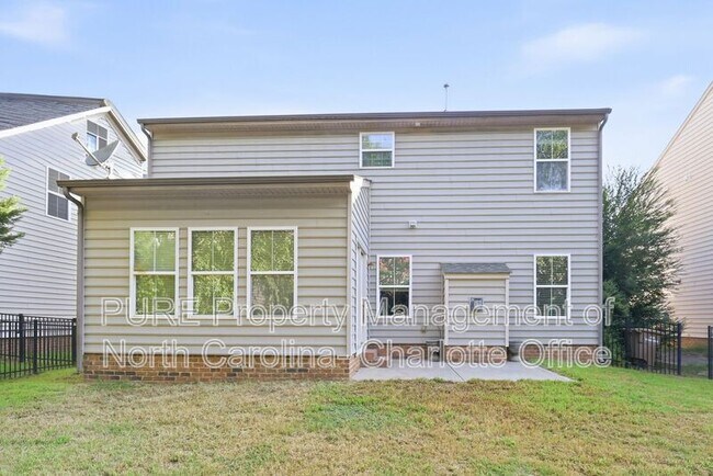 Building Photo - 3007 Fallondale Rd