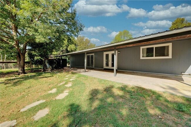 Building Photo - 5608 Oak Blvd
