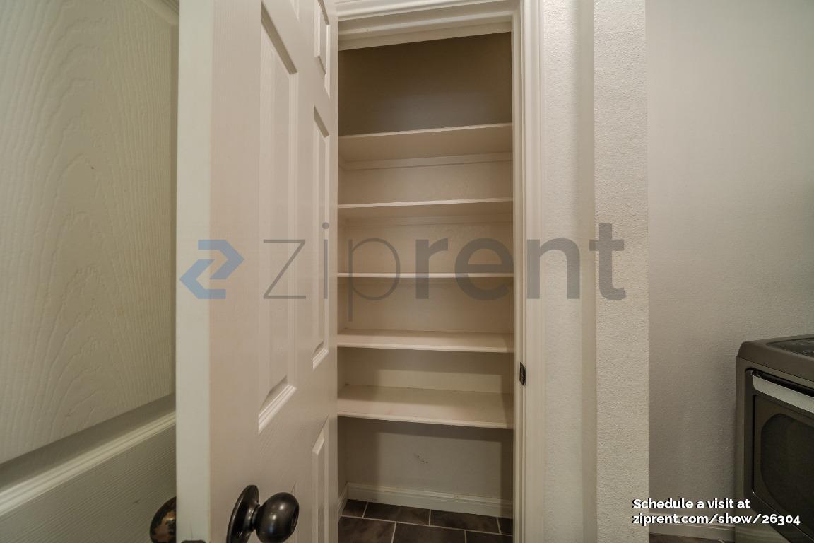 Building Photo - 7501 Shadowridge Run