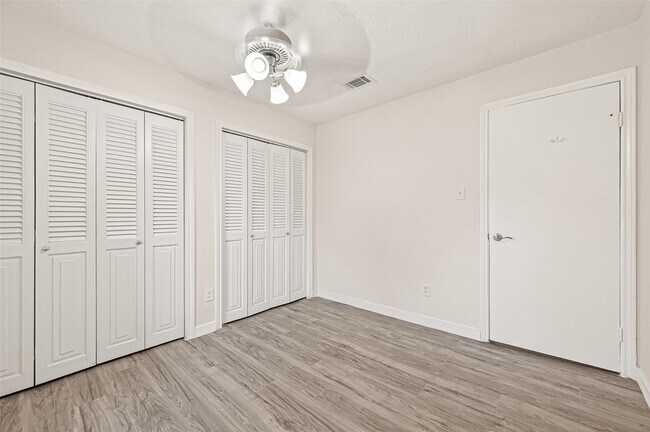 Building Photo - 4123 Cedar Gardens Dr