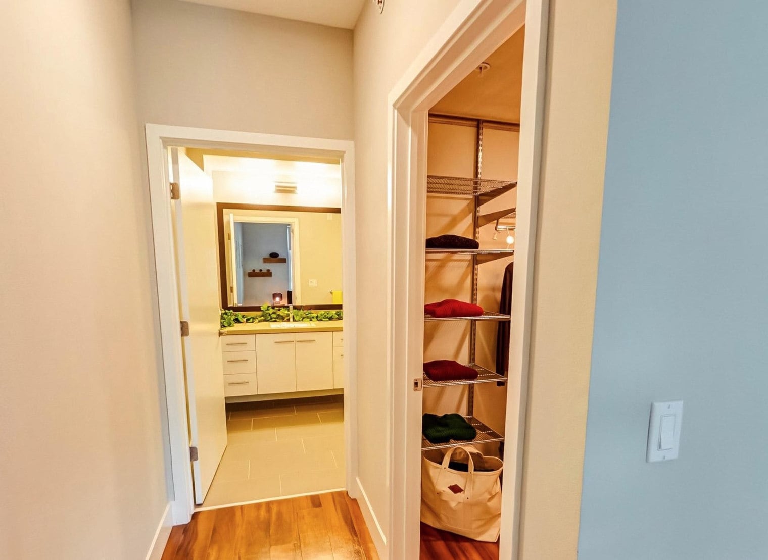 Building Photo - 54 Saratoga Ave