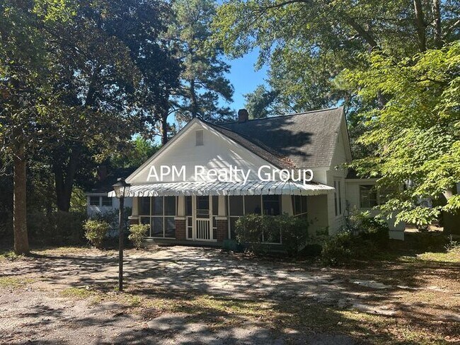 Primary Photo - Private Country Feel Close to Downtown