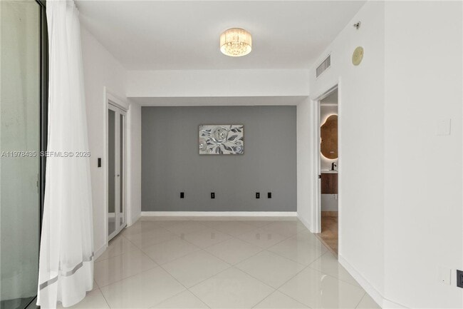 Building Photo - 350 S Miami Ave