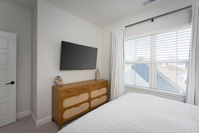 Building Photo - 1244 Trisail Ter