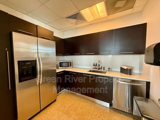 Building Photo - 1431 Riverplace Blvd