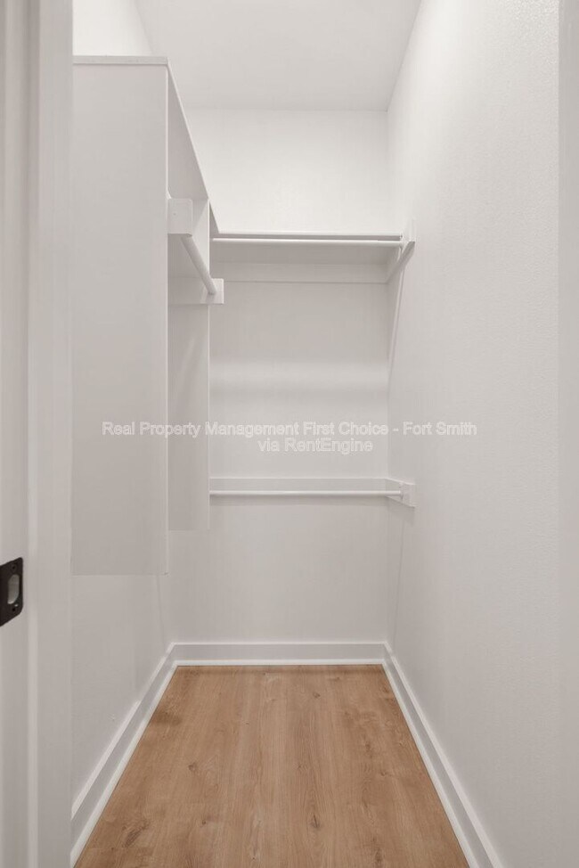 Building Photo - 8826 Cantera Dr