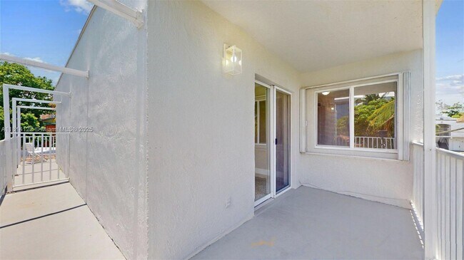 Building Photo - 426 NW 13th Ave