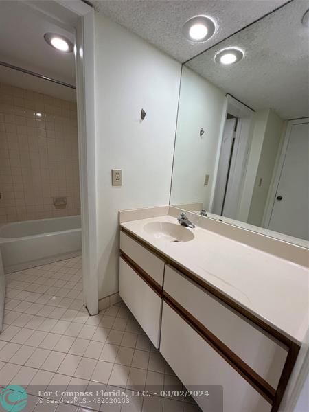 Building Photo - 8166 NW 15th Manor