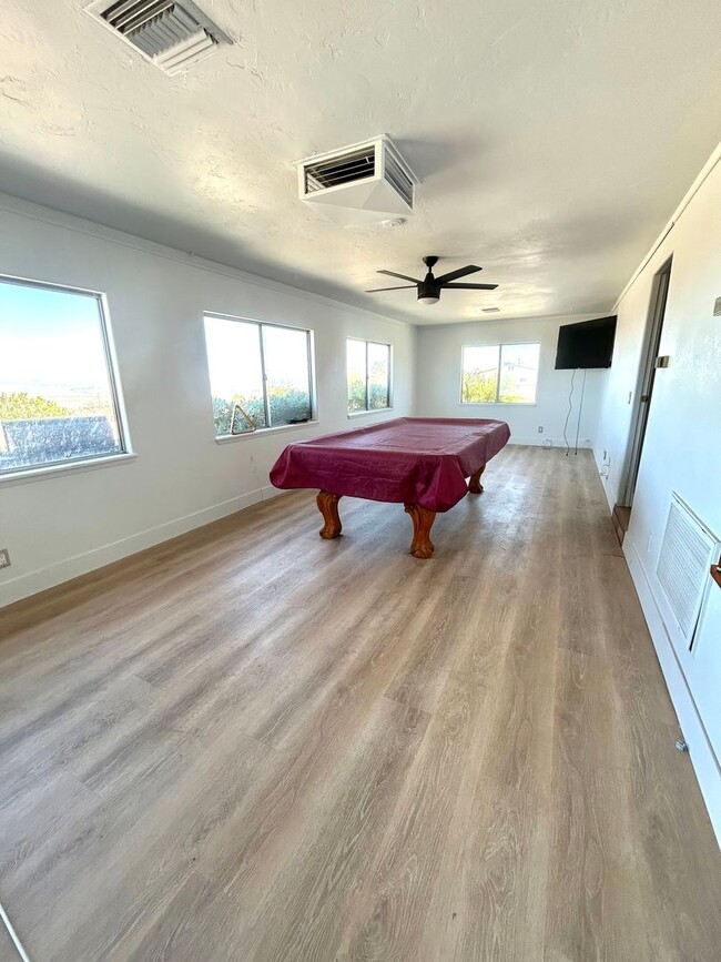 Building Photo - Serene 3 Bedroom 1.5 Bath with Pool and Solar
