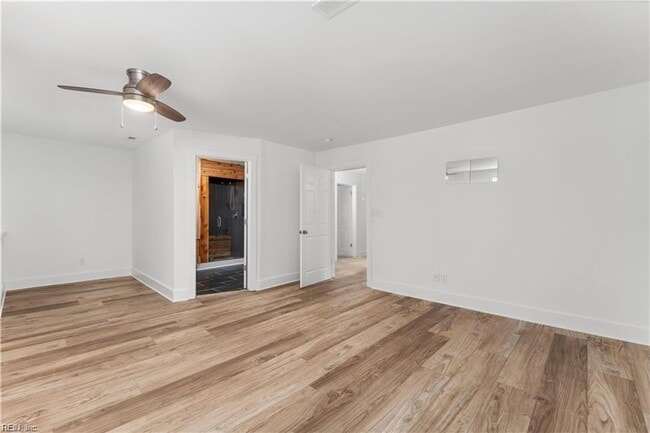 Building Photo - One-of-a-Kind 6-Bedroom Property