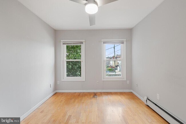 Building Photo - 130 E Randall St
