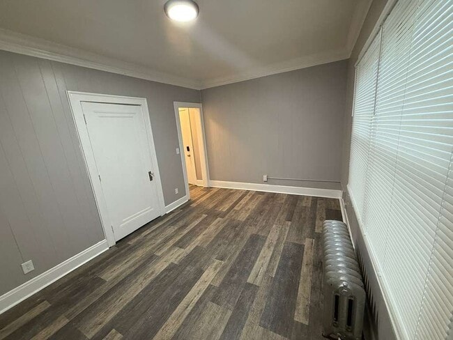 Building Photo - 392 E 147th St