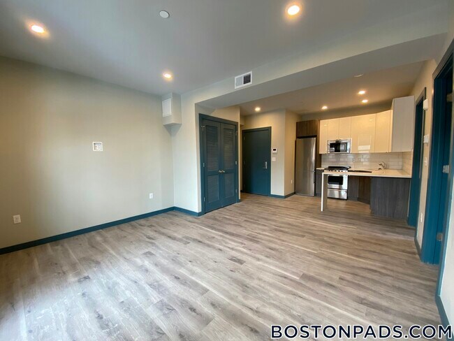 Building Photo - 1258 Massachusetts Ave