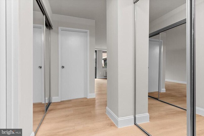 Building Photo - 1325 18th St NW