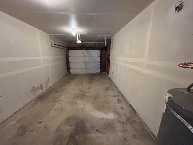 Building Photo - 82 Pine Park Ln