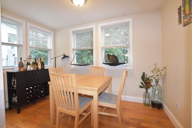 Building Photo - 23 Sawin St