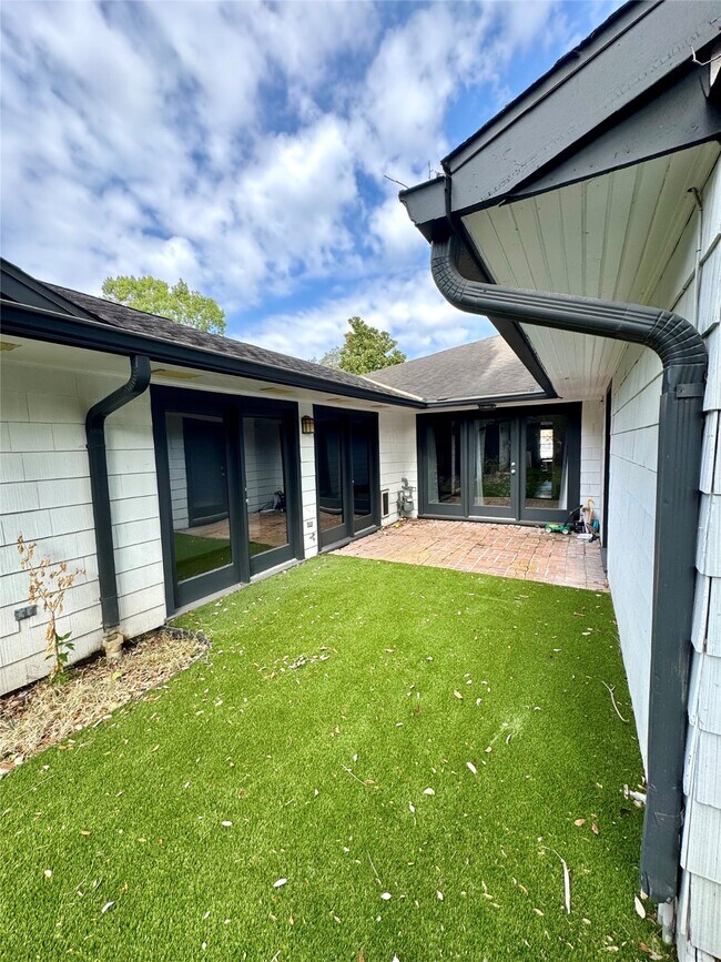 Building Photo - 3805 Piping Rock Ln