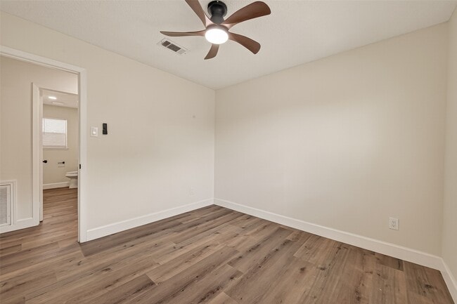 Building Photo - 148 W Whitney St