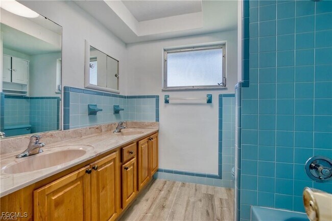 Building Photo - 5330 Nautilus Dr