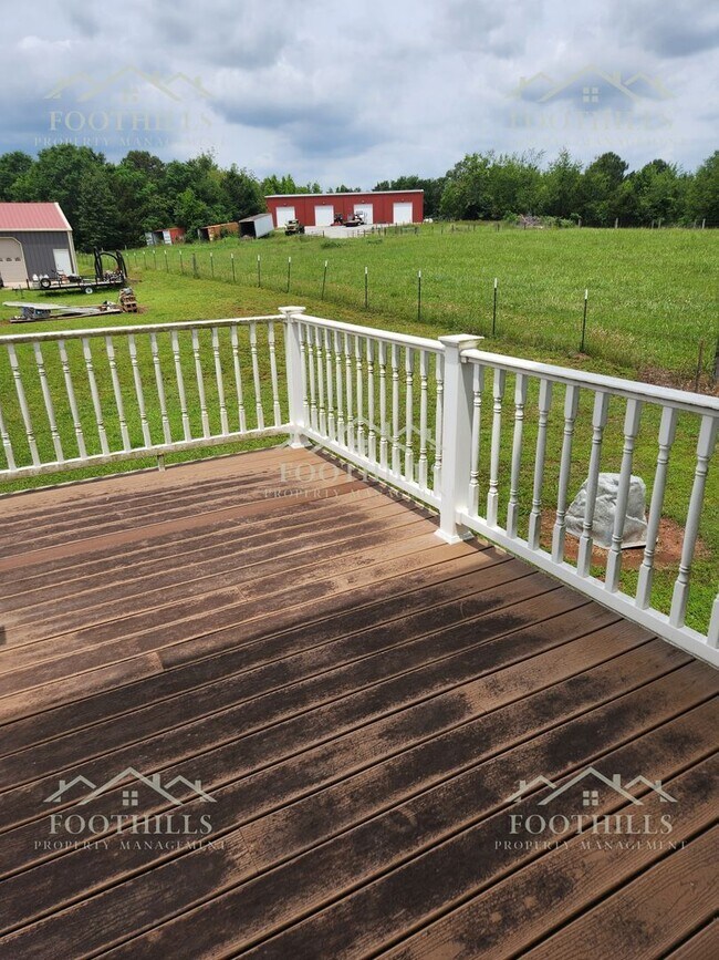 Building Photo - 128 Hudgins Lake Rd