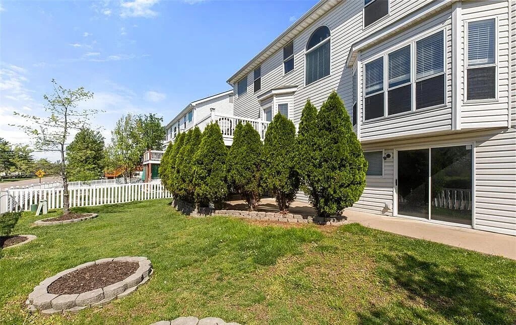 Building Photo - 605 Thornridge Dr