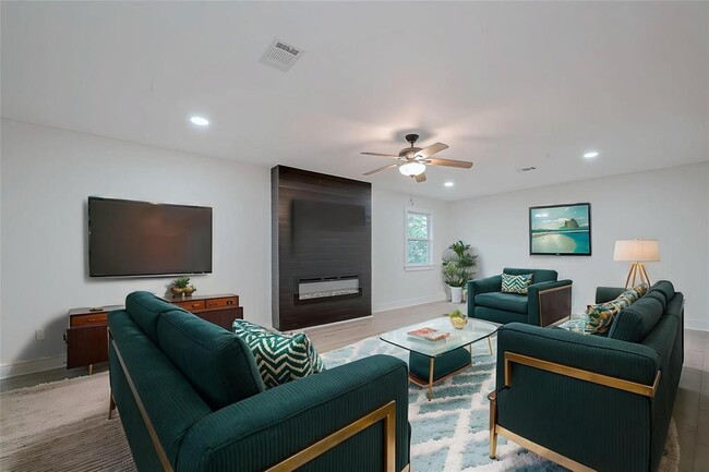 Building Photo - 1623 Fawnhope Dr